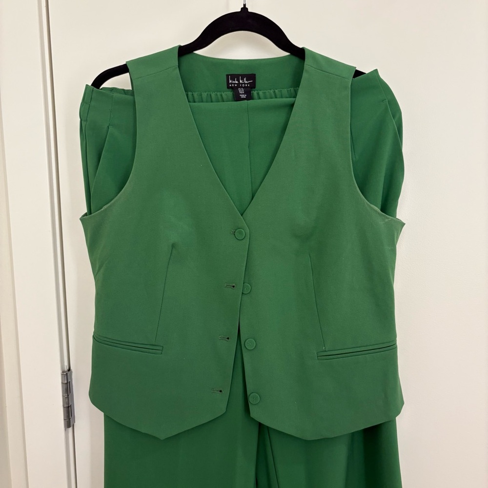 Nicole Miller Green Vest and Pants Set